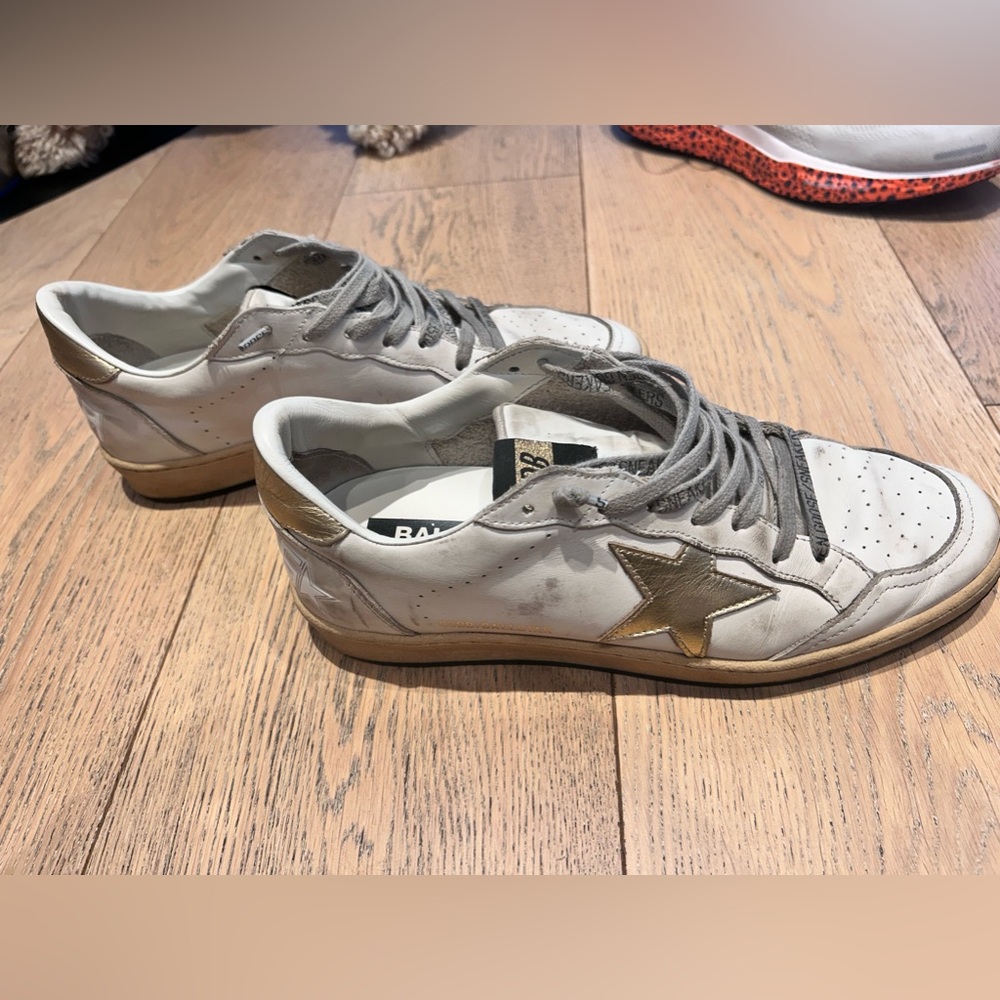 Golden Goose Ball Star with Gold Stars